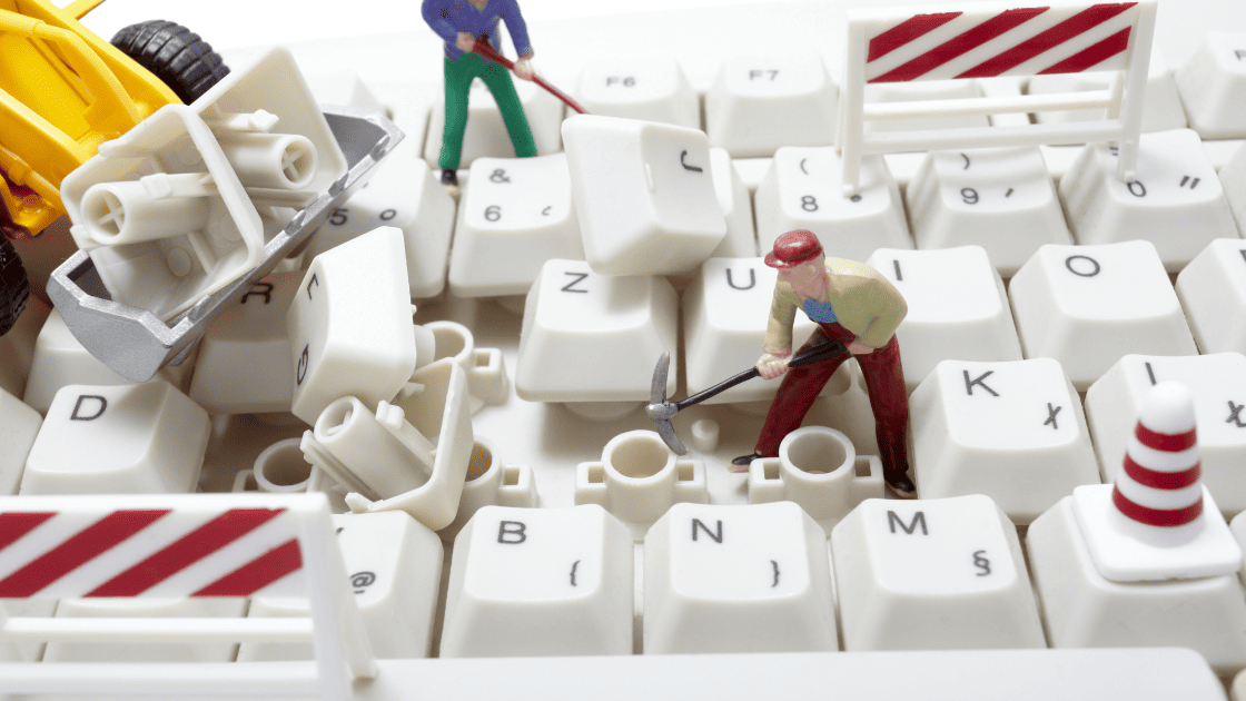 キーボードを修理しているイメージ