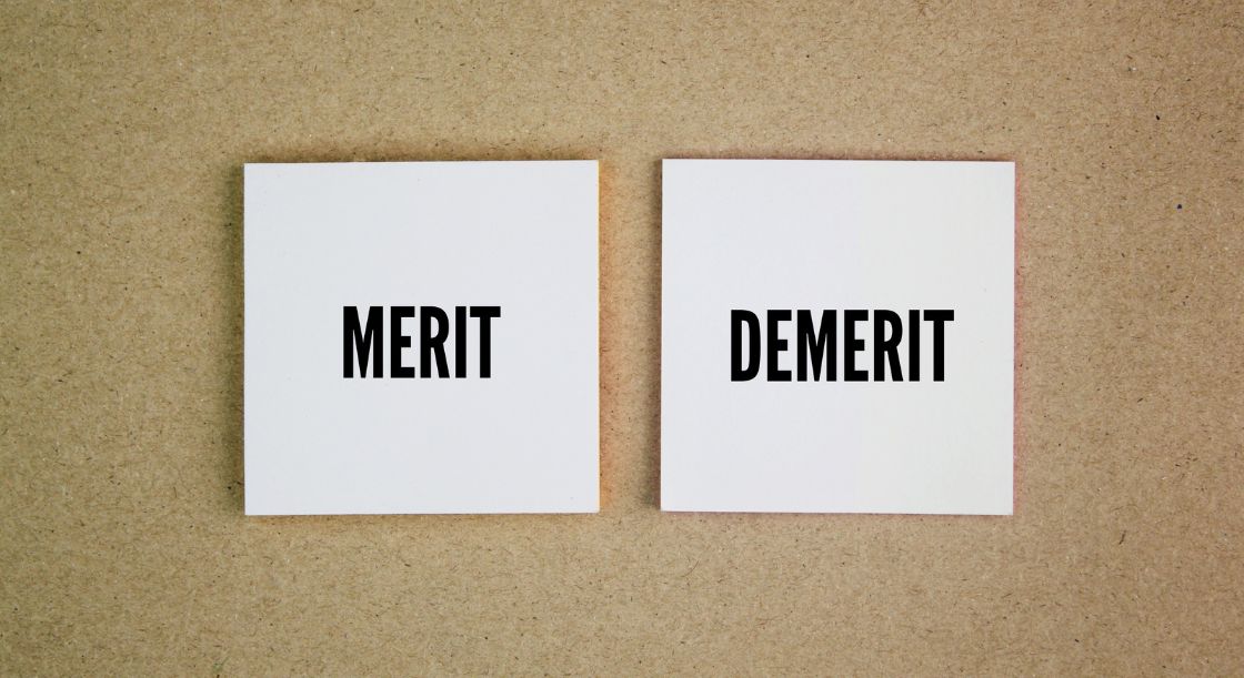 メリットとデメリットの紙